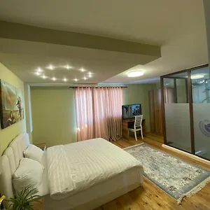 Pensión Elear, Korce
